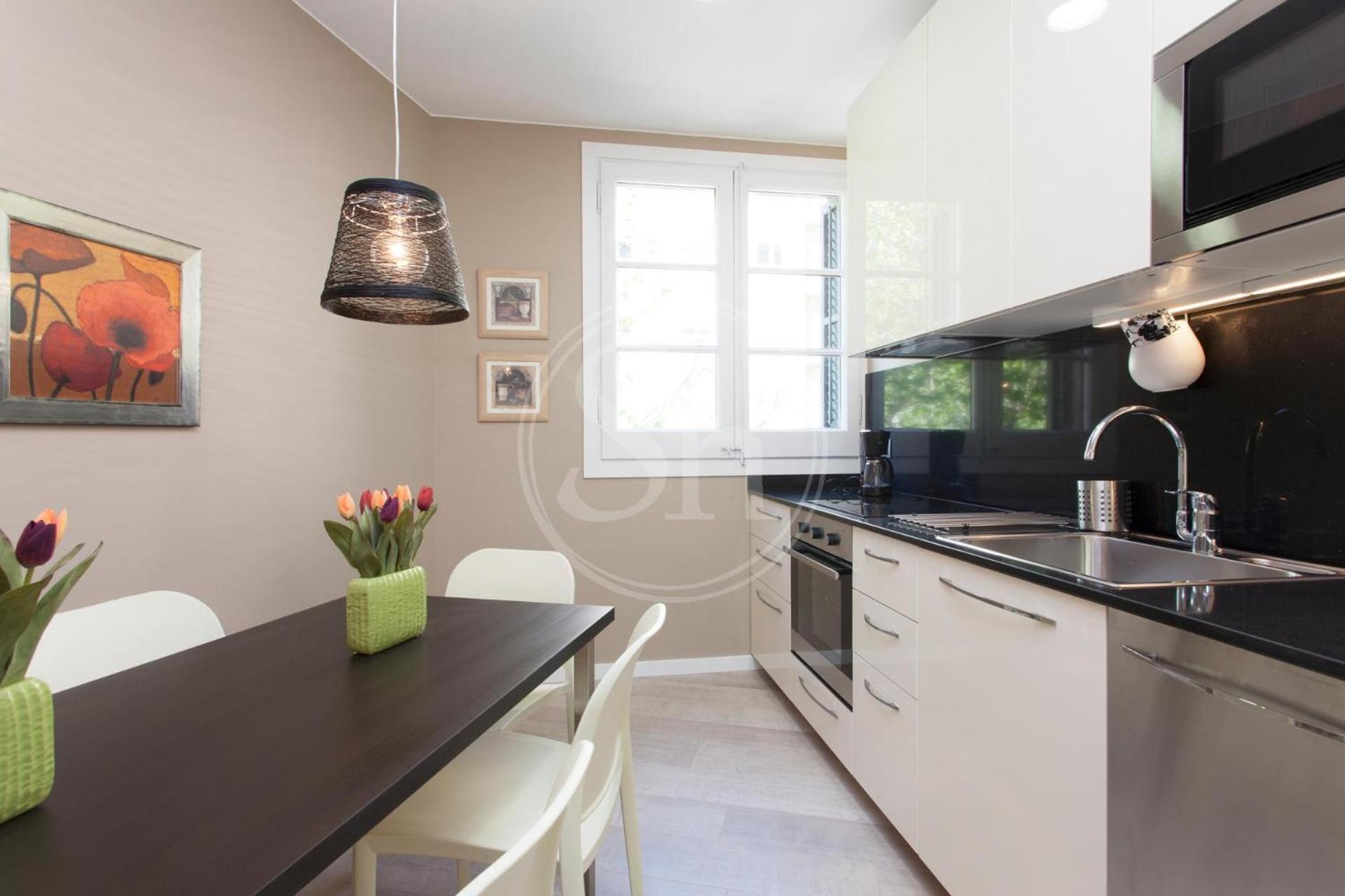 Apartamento Familiar En Avenida Gaudi *