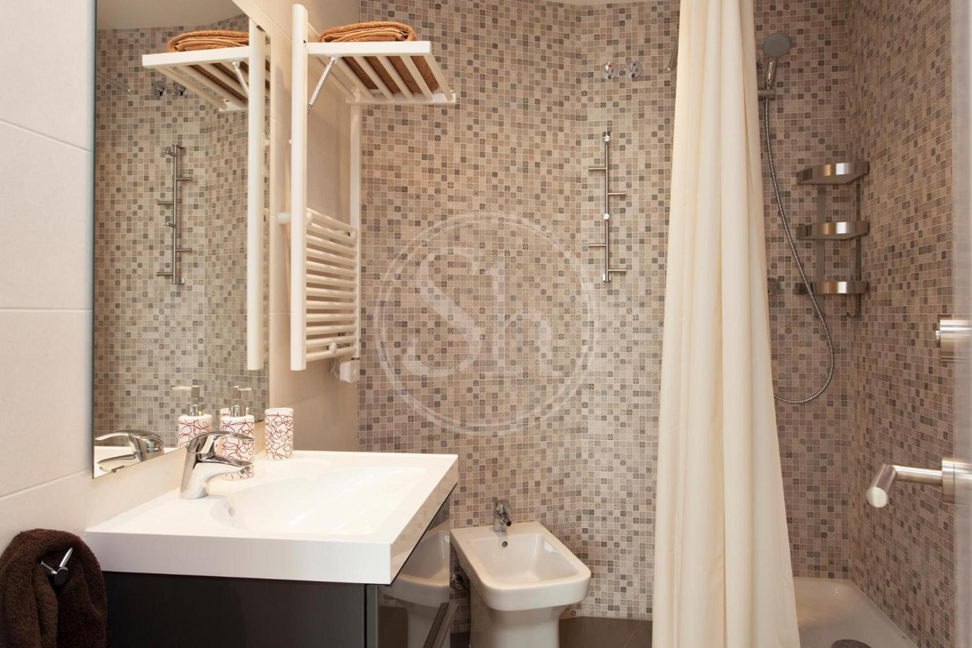 Apartamento Familiar En Avenida Gaudi *