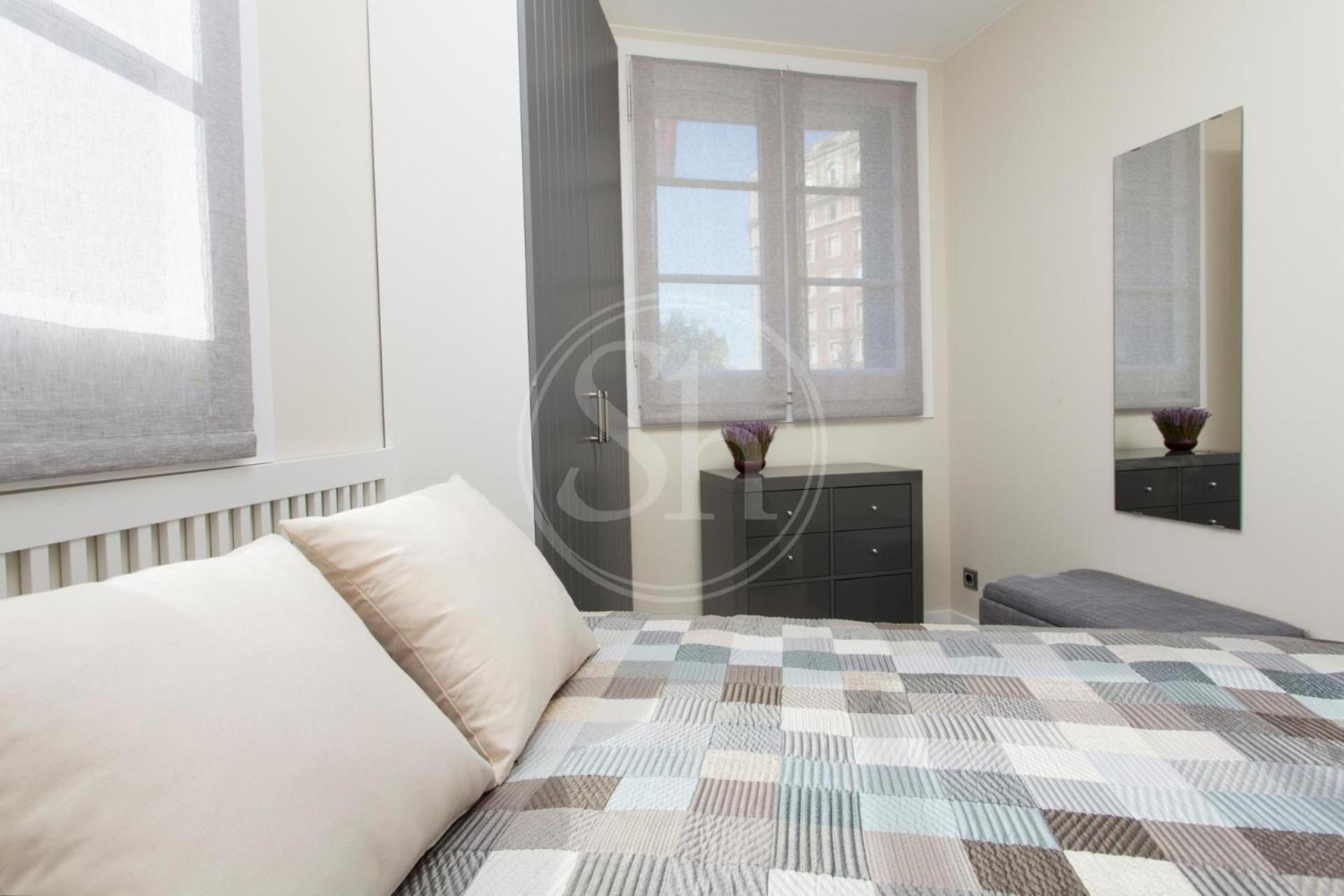 Apartment Familiar En Avenida Gaudi Barcelona